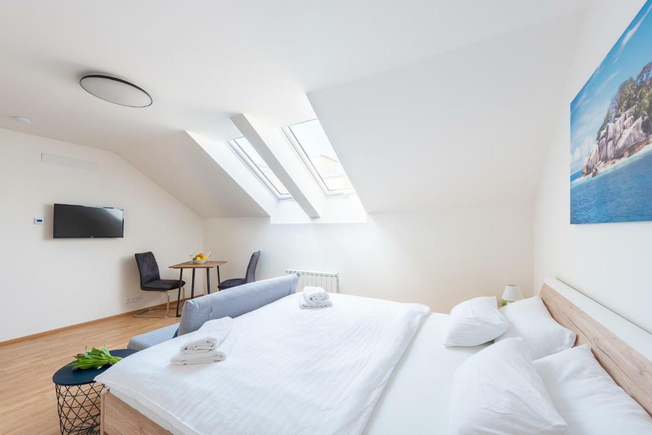 Ferdinand Apartment Prága Kültér fotó